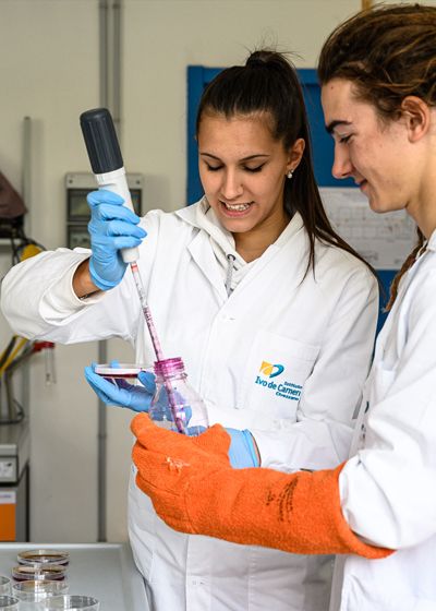 laboratorio studenti provette scuola superiore trento